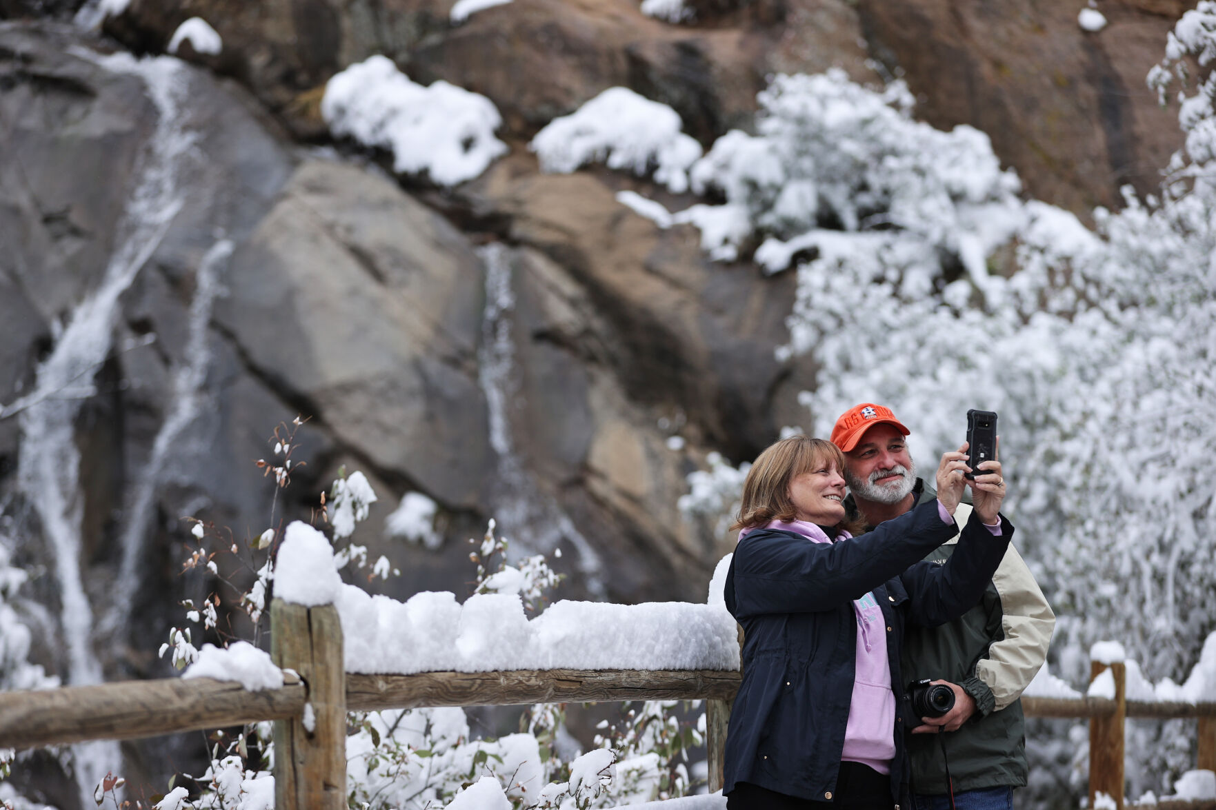 091020-news-snow 2.jpg